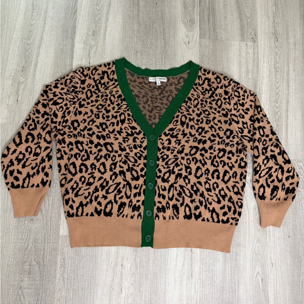 Love Trend New York cheetah print cardigan green trim neckline sz Large NWOT